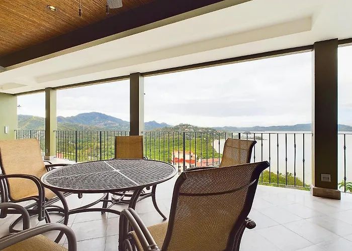 360 Splendor 208f- Ocean View Condo, Breakfast