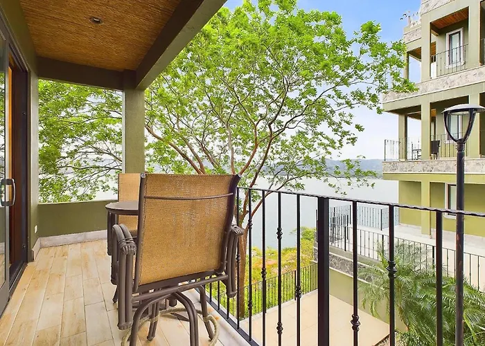 360 Splendor 208f- Ocean View Condo, Breakfast *