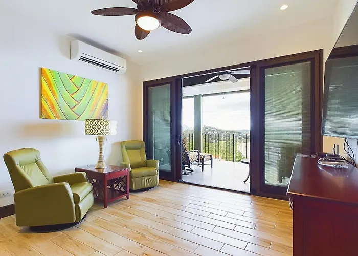 360 Splendor 208f- Ocean View Condo, Breakfast