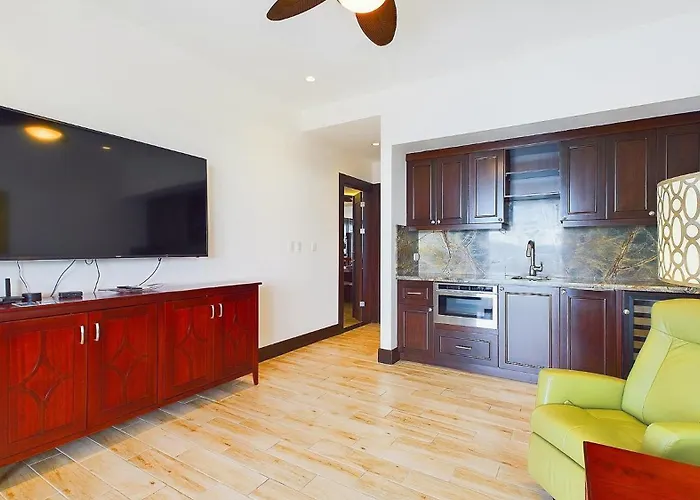 Apartamento 360 Splendor 208f- Ocean View Condo, Breakfast